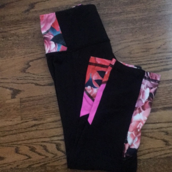 Lululemon secret garden cropped legging - Picture 3 of 5